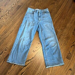 Abercrombie crop wide leg ultra high rise, size 27